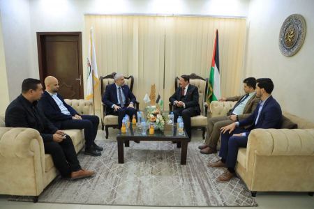 جامعة فلسطين تستقبل رئيس المكتب الإعلامي الحكومي